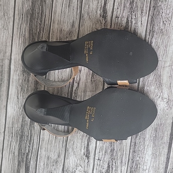 Rampage Size 7 Ankle Strap Heels - Picture 3 of 8